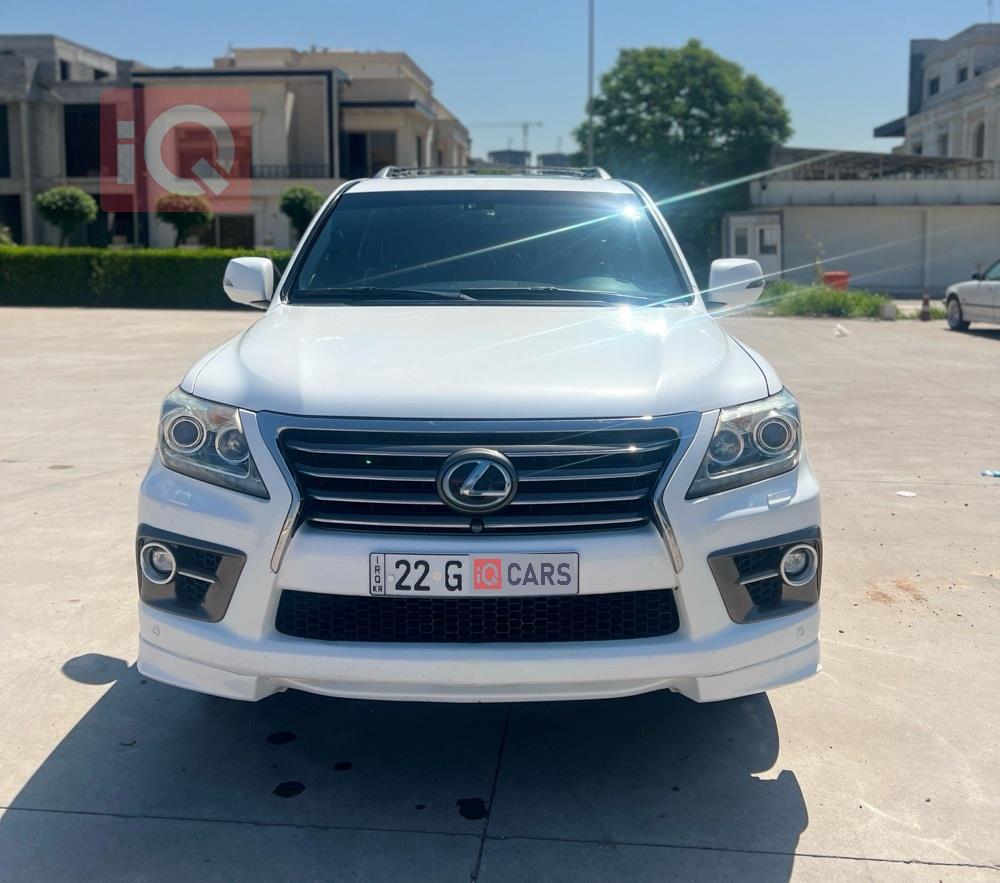 لێکزس LX